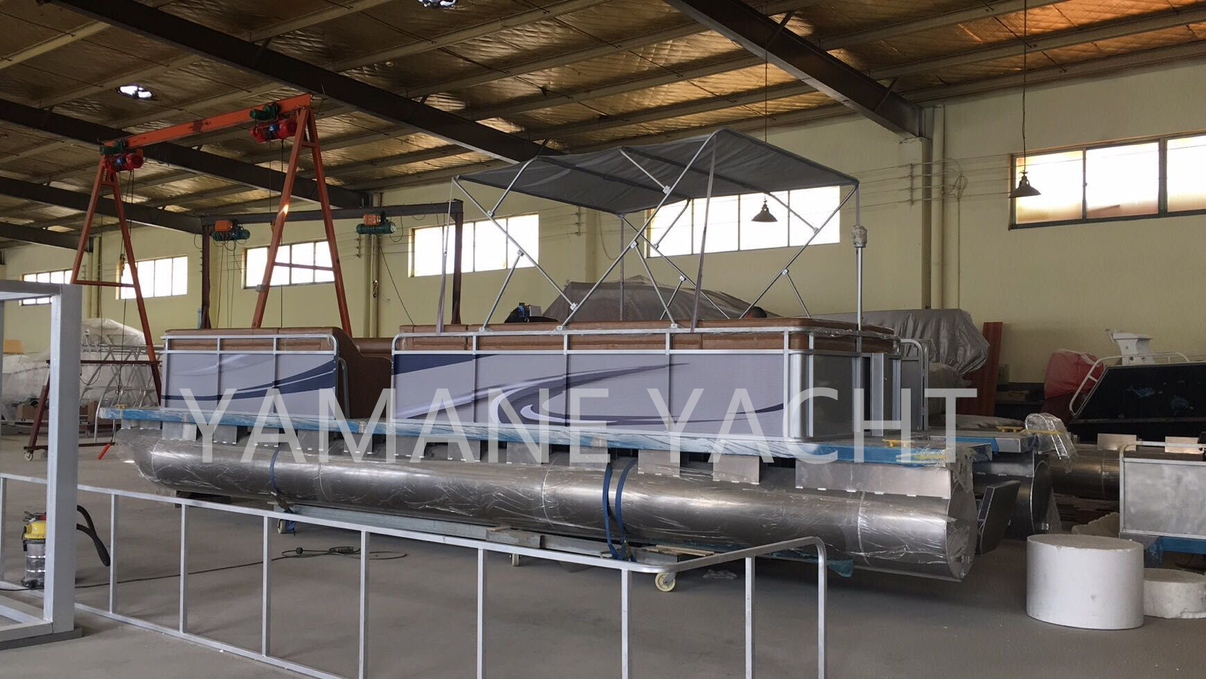 bateau ponton en aluminium yamane