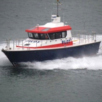 Bateau de patrouille-pilote en fibre de verre et en aluminium