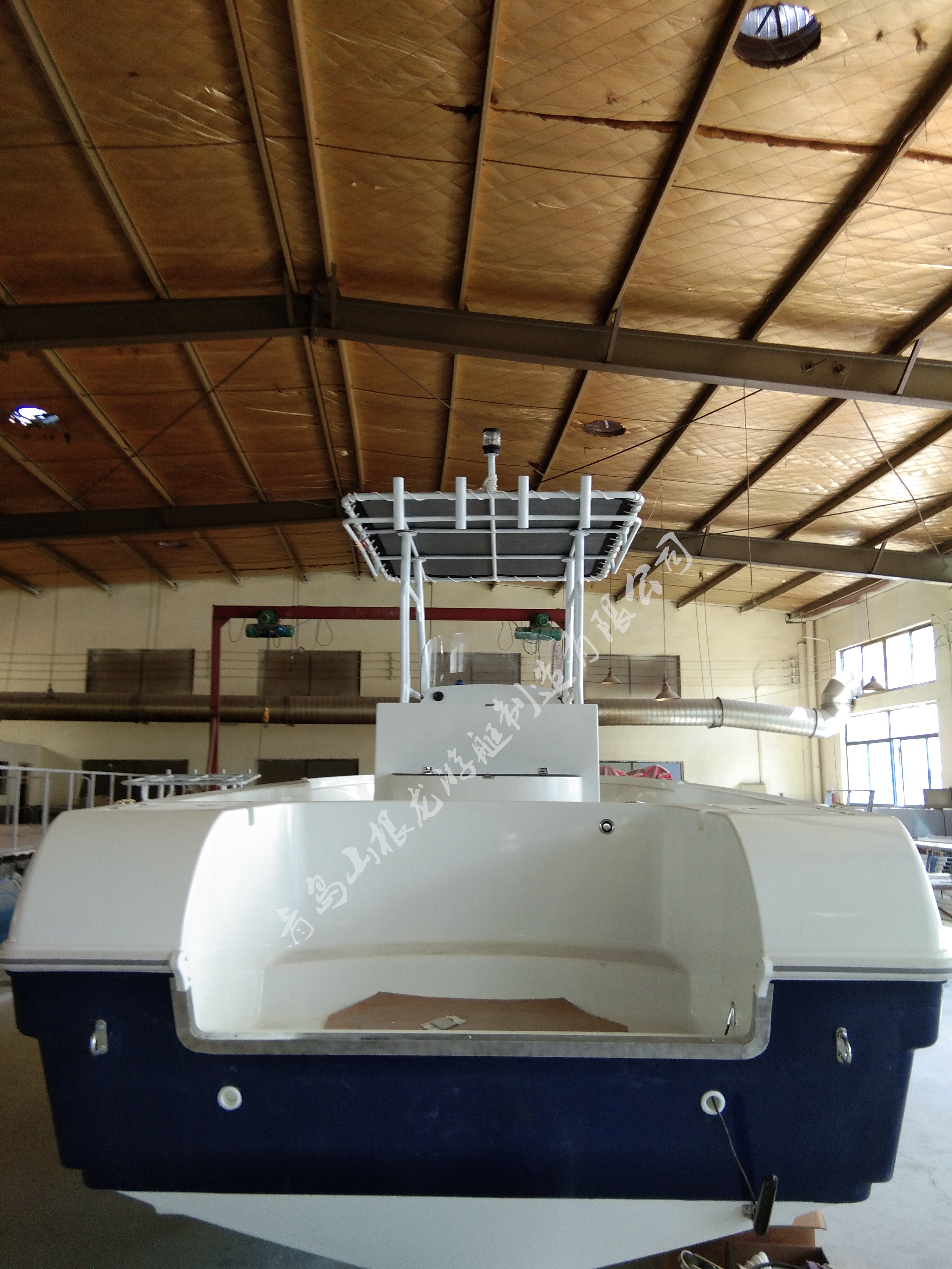 Bateau de pêche en fibre de verre