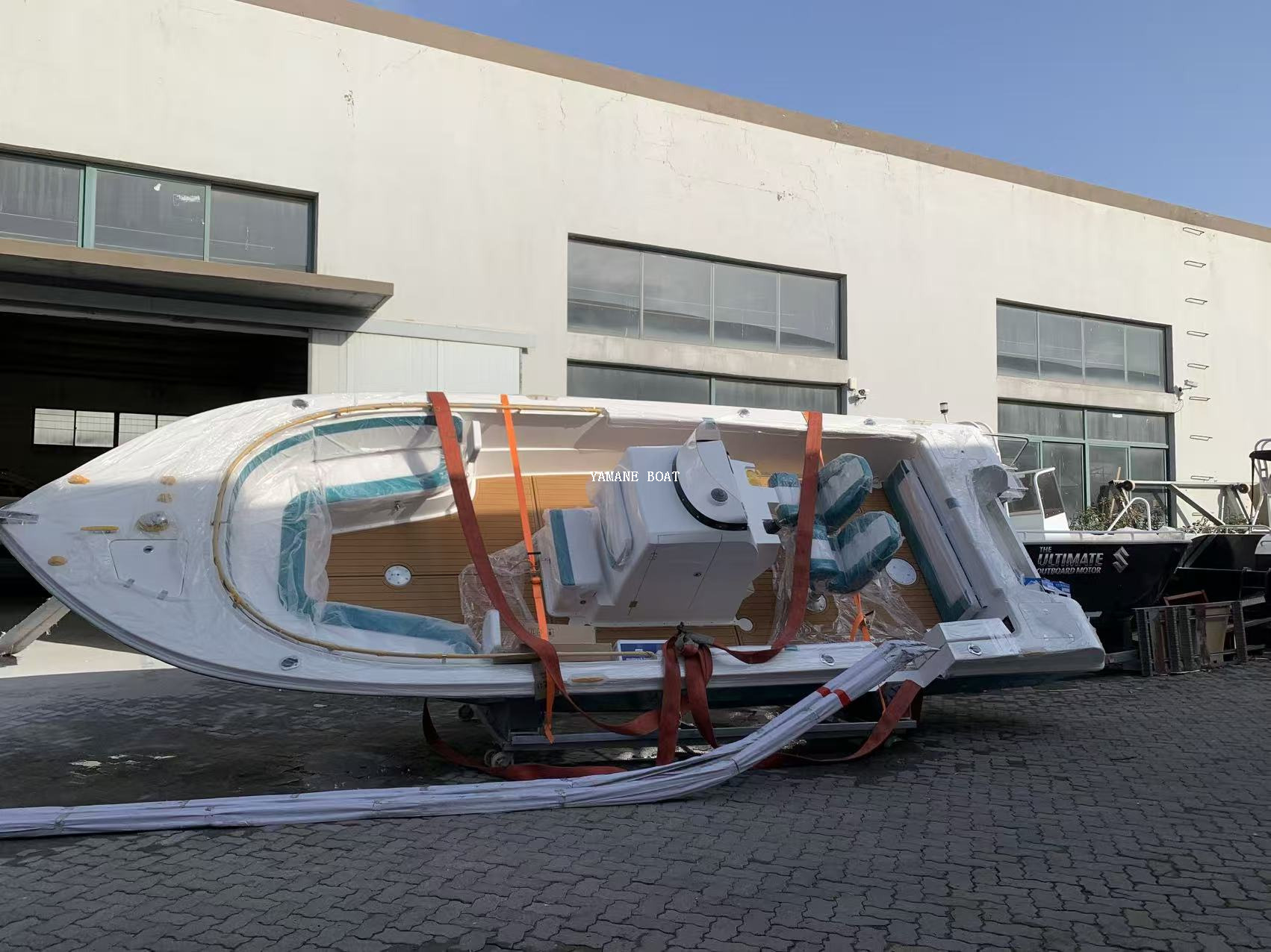 Bateau de pêche en fibre de verre de 27 pieds
