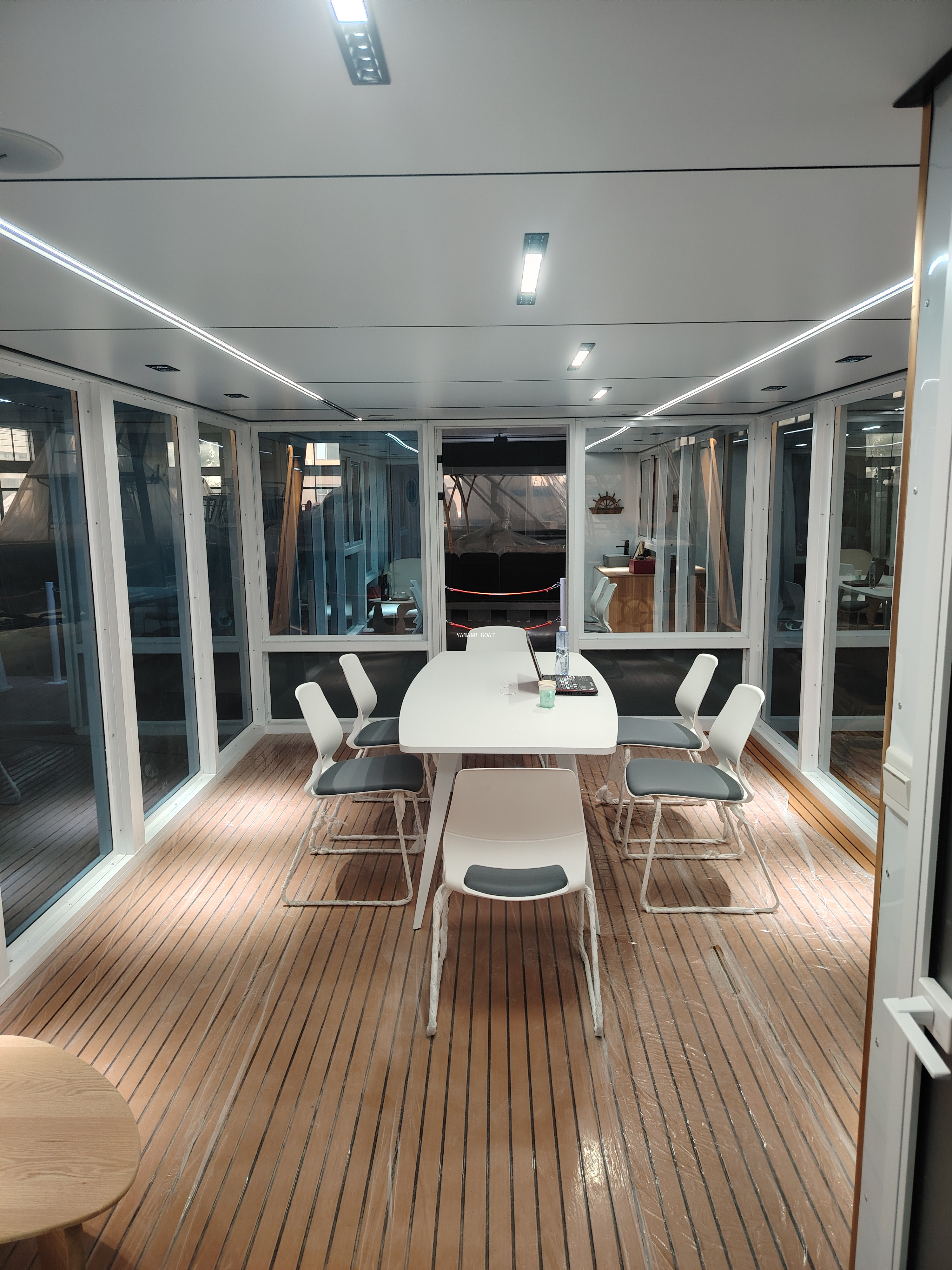 Bateau-maison ponton en aluminium