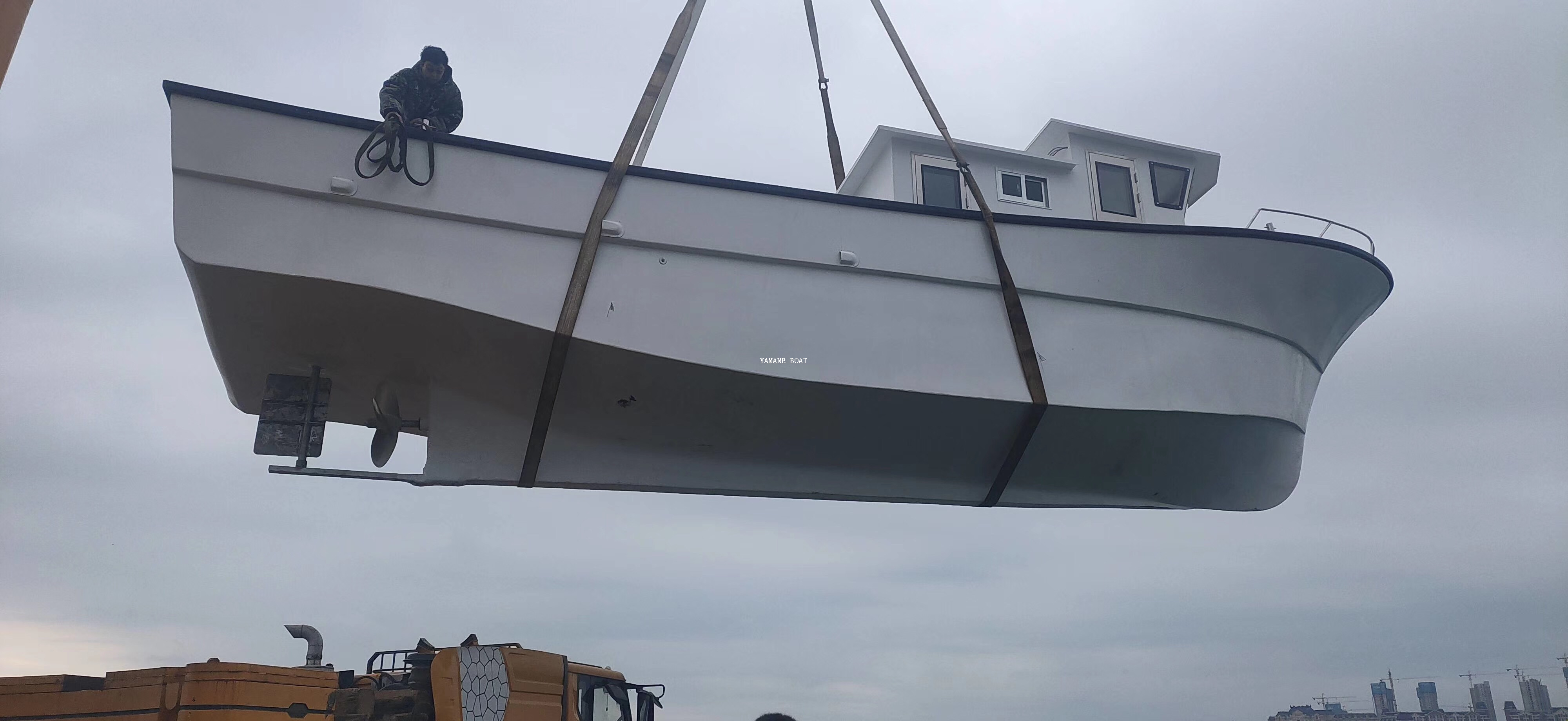 Bateau de pêche aux crevettes et au thon de mer, long revêtement en fibre de verre de 12,3 m 