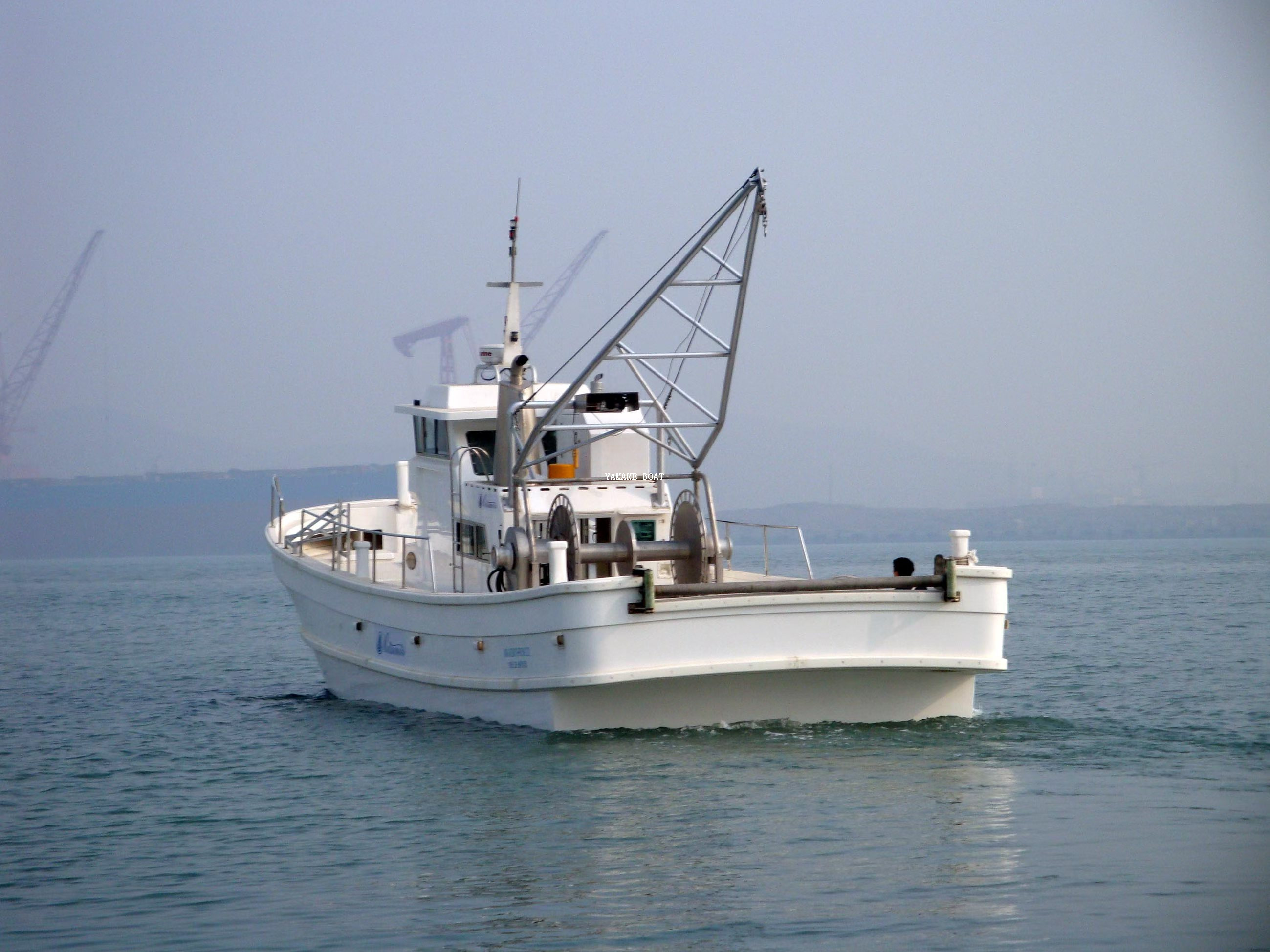 Bateau de pêche aux crevettes et au thon de mer, long revêtement en fibre de verre de 12,3 m 