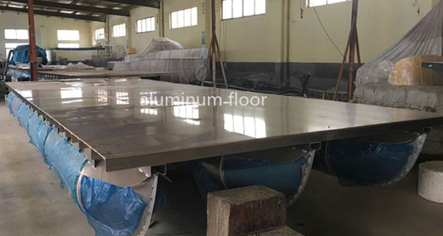 aluminium-marin-4-usages-pour-bateau-ponton