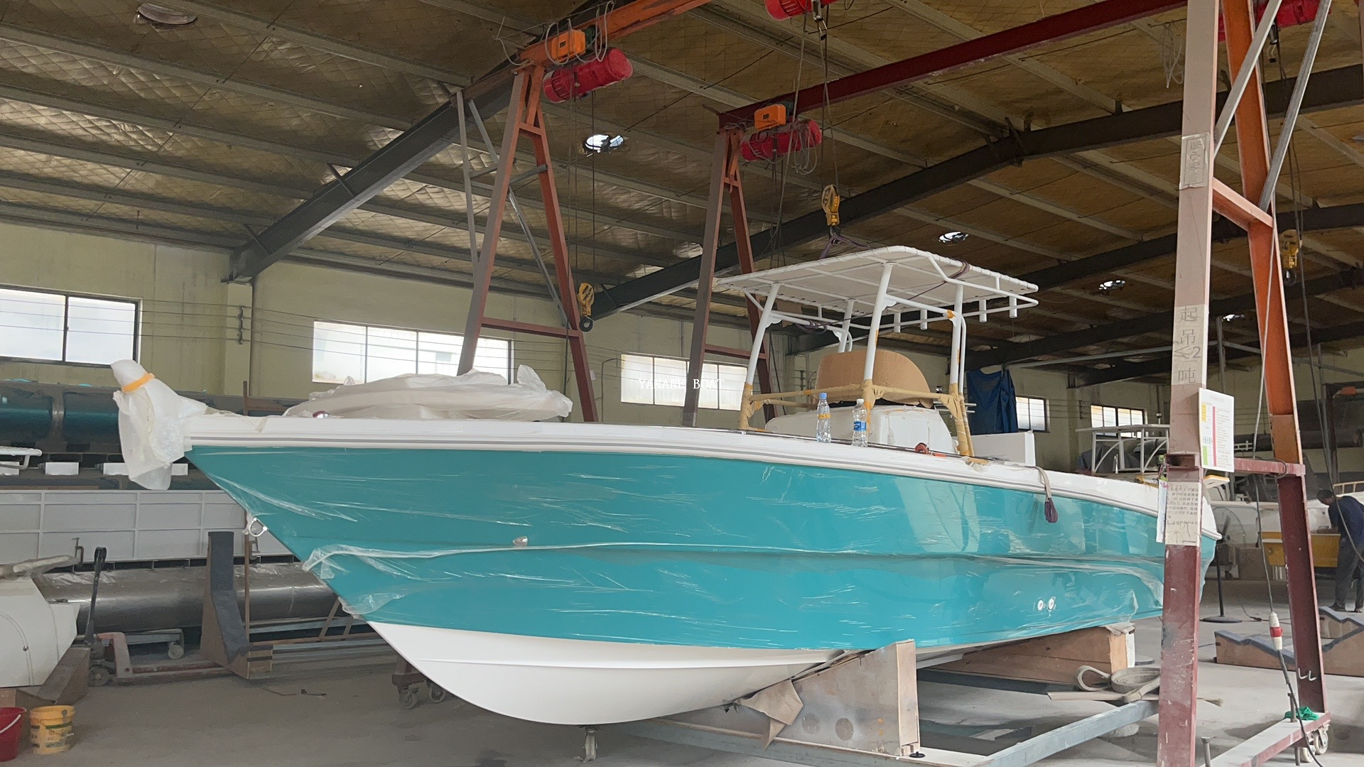 Bateau de pêche en fibre de verre de 27 pieds