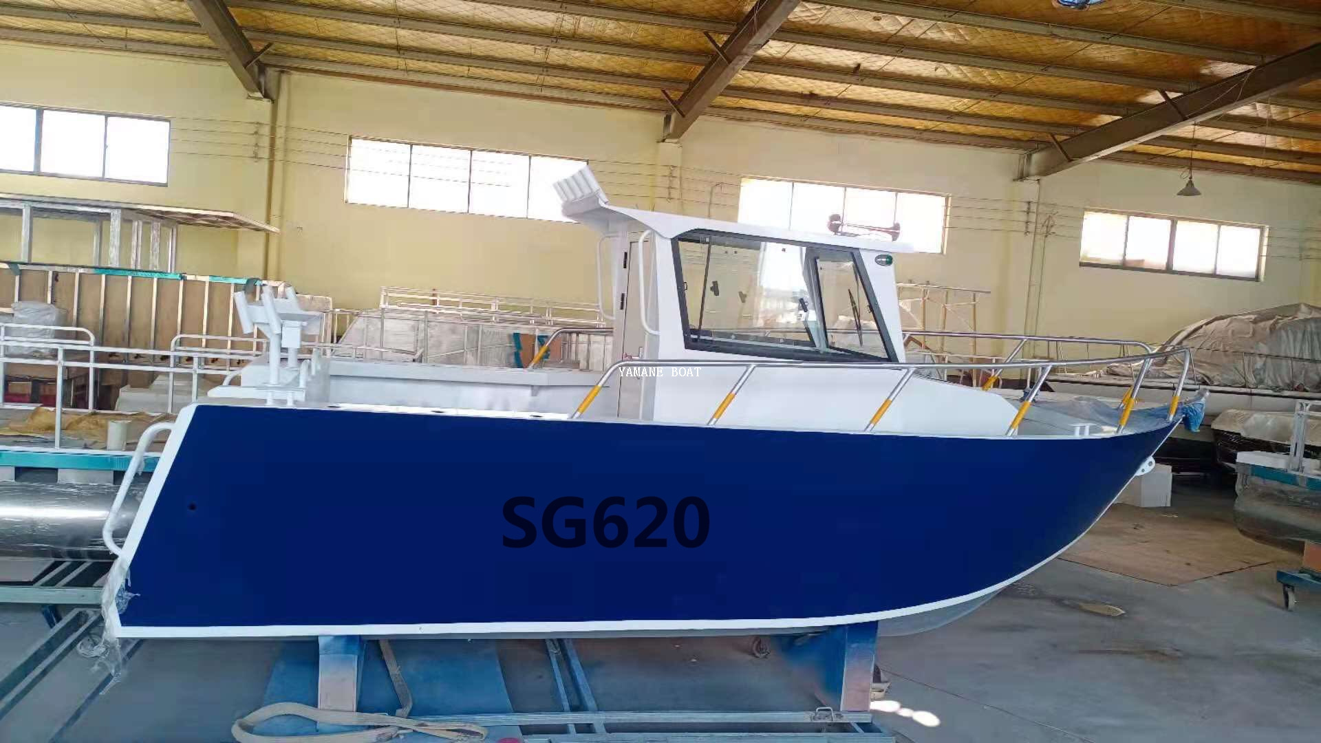 Bateau de loisirs de pêche à cabine complète en aluminium de 7 m 23 pieds