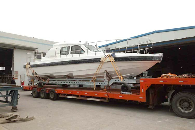 patrouille-pilote-militaire-police-sauvetage-ambulance-bateau-de-travail