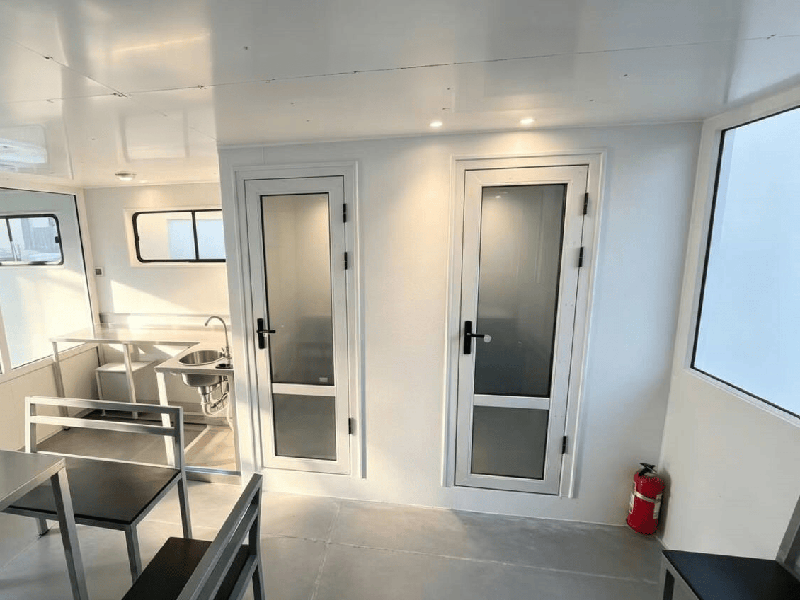 Barge de d&eacute;barquement de 15 m, yacht Yamane Ryu (2).png