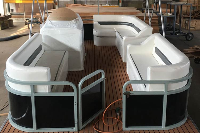 bateau-ponton-en-aluminium