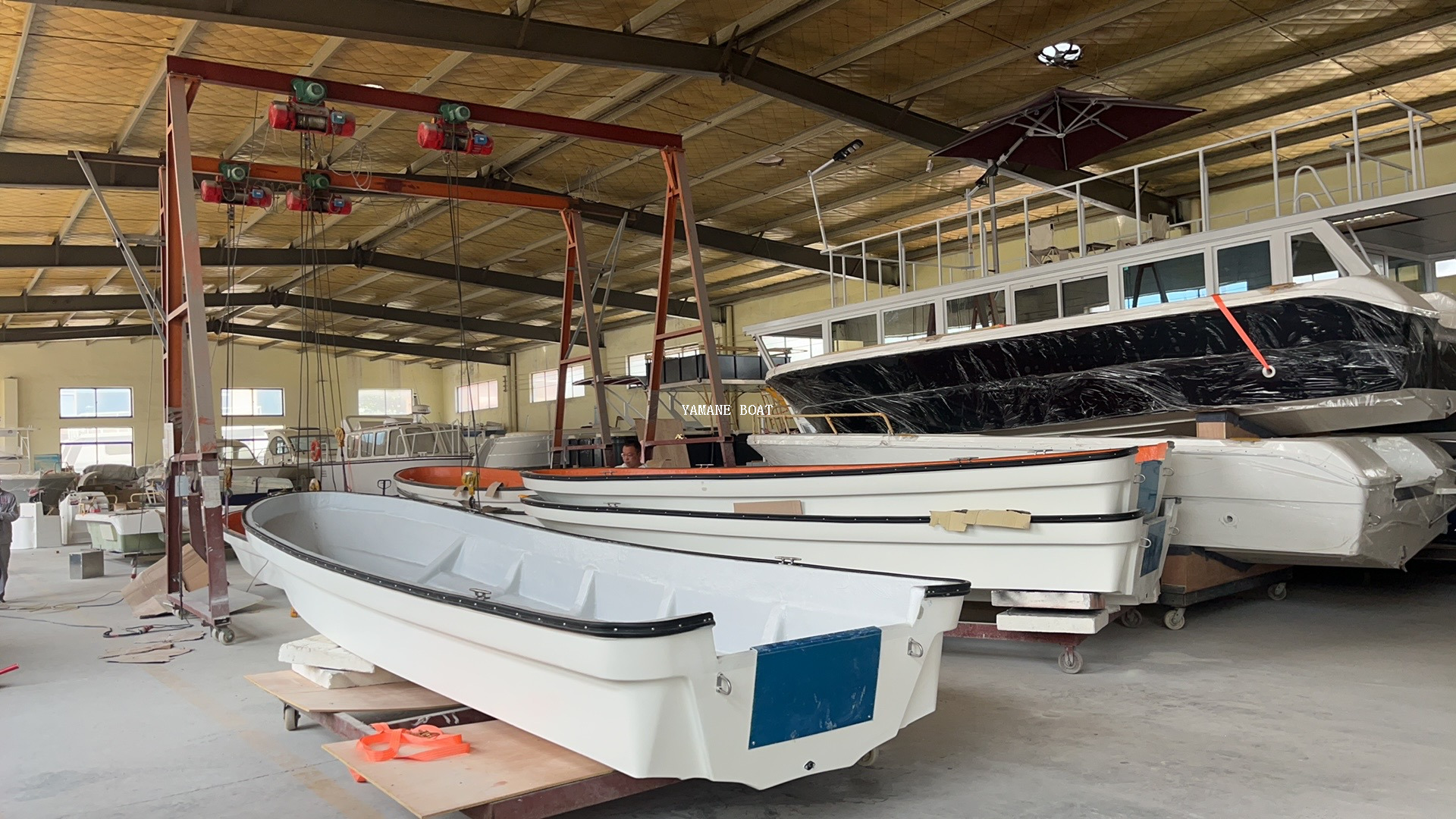 Bateau Panga en fibre de verre fluviale